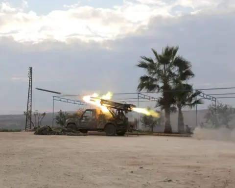 Syrian rebels capture second major city as army withdraws from Hama