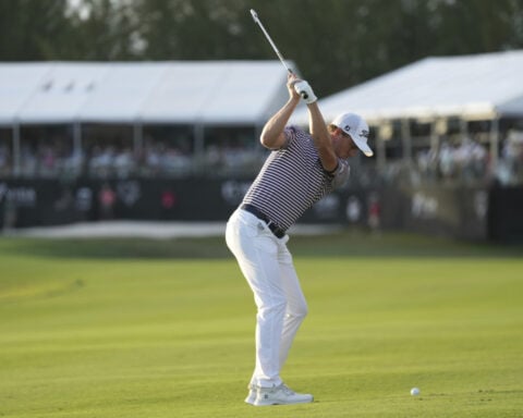 Justin Thomas with big drives and a few big putts takes 1-shot lead over Scheffler in the Bahamas