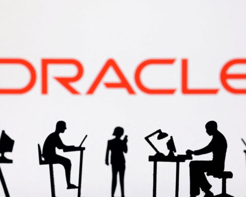 Oracle misses quarterly results estimates on stiff cloud competition
