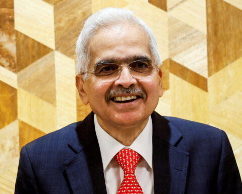 India's outgoing cenbank chief stresses importance of restoring growth-inflation balance