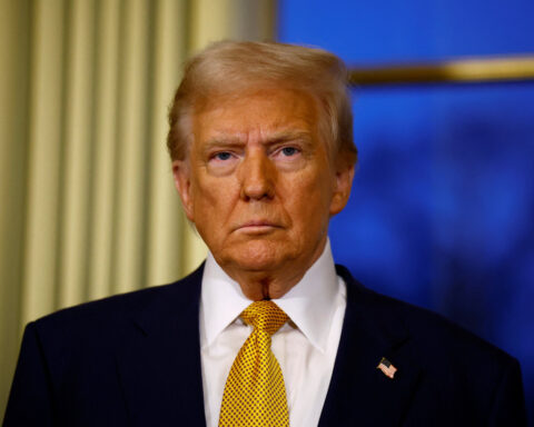 Trump says anyone investing $1 billion in US will receive expedited permits