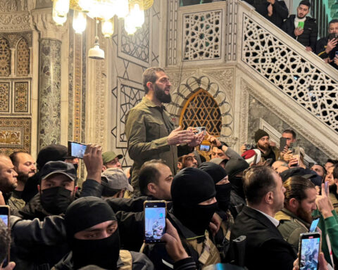 In first contacts, US officials urge Syrian rebels to support inclusive government