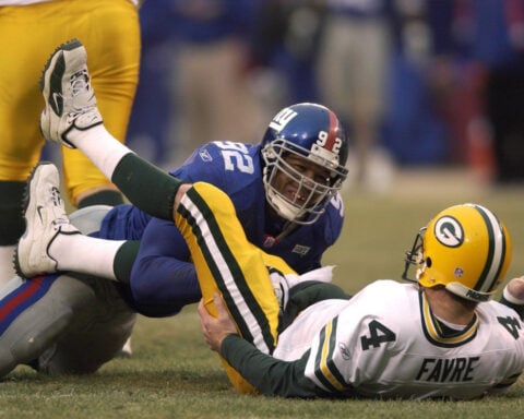 ‘You hurt me’: Former Jets pass rusher Mark Gastineau confronts Brett Favre about controversial NFL sack record grudge