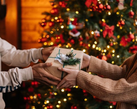 Experts weigh in on saying ‘no’ to gift giving this holiday season