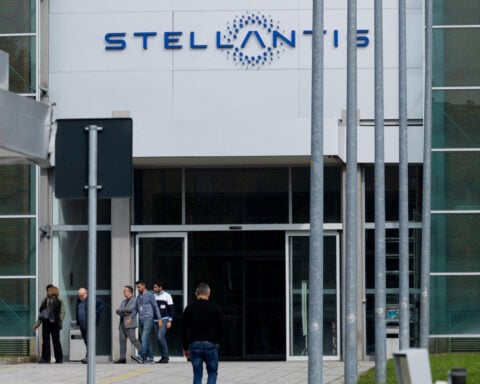 Stellantis to extend stoppage at Mirafiori plant until Jan. 20, union says