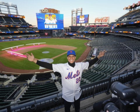 To lure Juan Soto, Mets created a video of his statue outside Citi Field next to Tom Seaver's