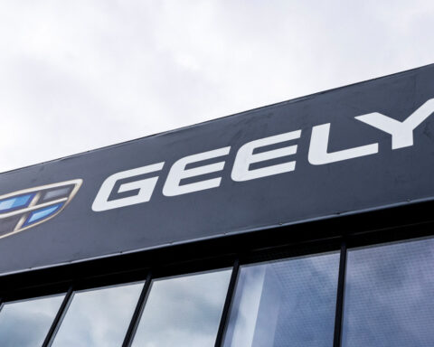 Geely, Baidu pledge to solve payroll issues facing EV venture