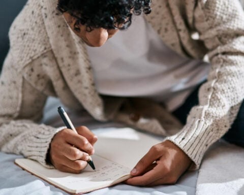 How to set your 2025 mental health new year's resolutions
