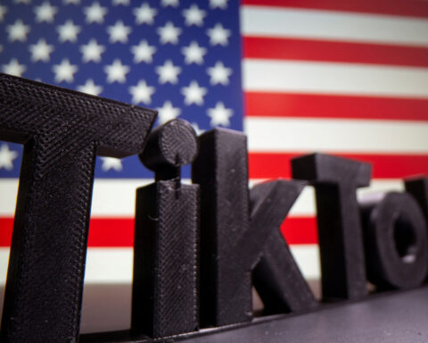 US lawmakers tell Apple, Google to be ready to remove TikTok from app stores Jan. 19