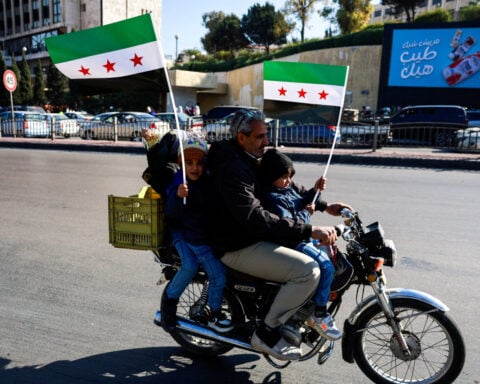 France to send diplomats to Syria on Tuesday
