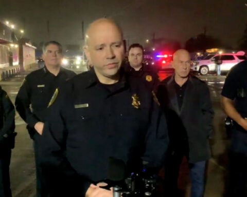 2 teens killed, 3 wounded in shooting at Houston pop-up party