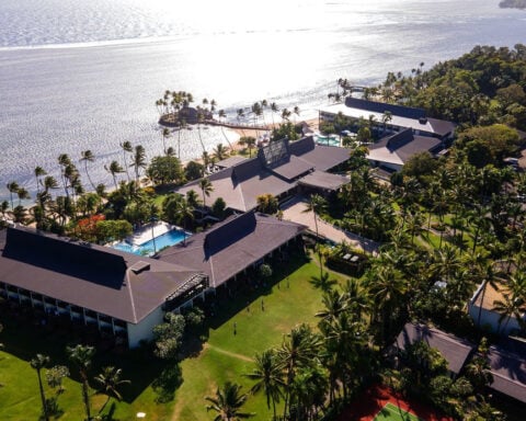 Seven hotel guests suffer suspected poisoning after drinking cocktails at 5-star Fiji resort