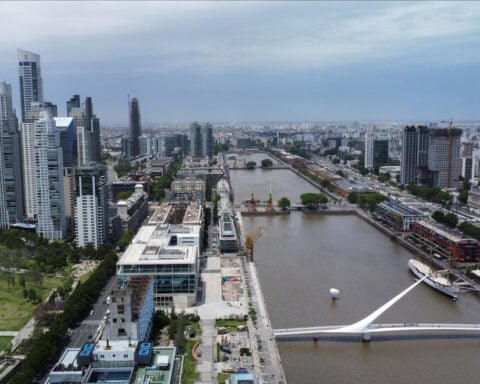 Argentina's economy expands 3.9% in Q3 versus Q2