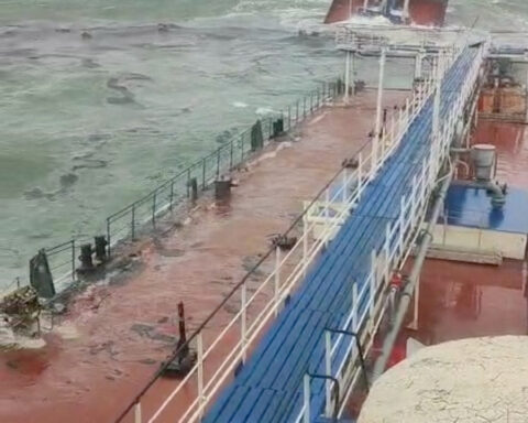 Stricken oil tankers show risks of Russia's ageing 'shadow fleet'