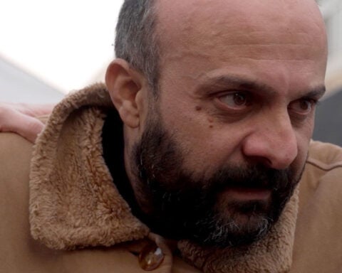CNN witnesses moment rebels free man from Syrian prison