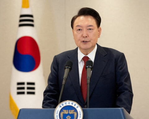 South Korean authorities fail to raid presidential office again, Yonhap says