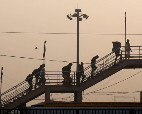 India tightens curbs as air pollution turns 'severe'