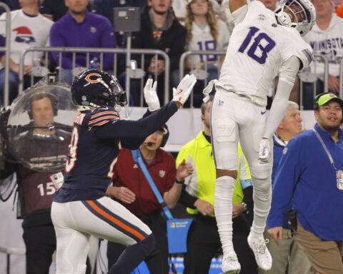 Jefferson turns TD celebration into Moss tribute during Vikings win: 'We love you Randy'