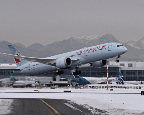 Air Canada eyes strong revenue growth by 2028, banks on robust leisure travel demand