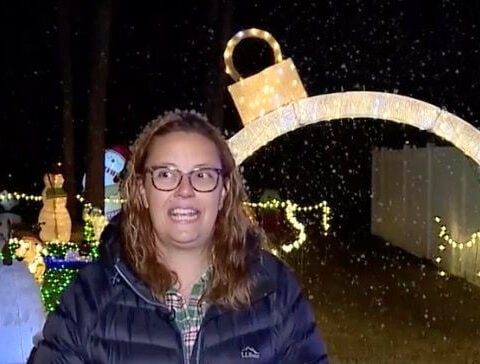 Georgia family uses Christmas lights display to help collect food for food pantry