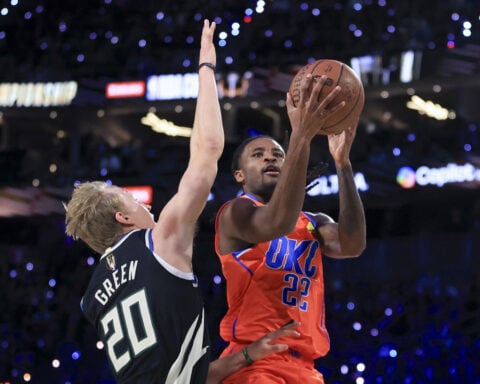 Giannis, Bucks use 3-point barrage to beat Thunder 97-81 for NBA Cup title