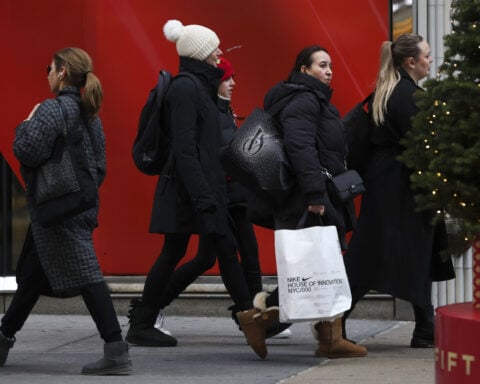 How to avoid financial stress during the holiday season