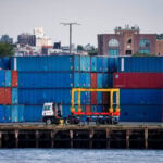 US current account deficit hits record high in the third quarter