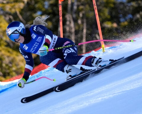 Lindsey Vonn set to return to competitive skiing