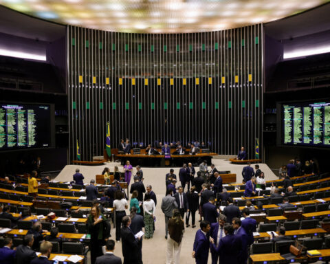 Brazil Congress votes on fiscal package, changes could limit impact