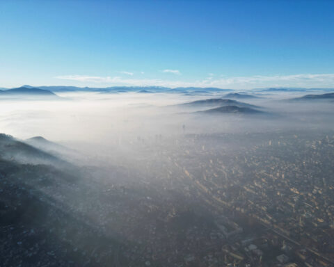 Fog and smog push Sarajevo towards top of world pollution charts