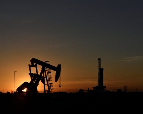 US drillers keep oil and natgas rigs unchanged for second week - Baker Hughes