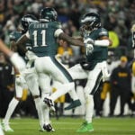 Jalen Hurts fined for wearing mismatched cleats during Eagles' win over Steelers, AP source says