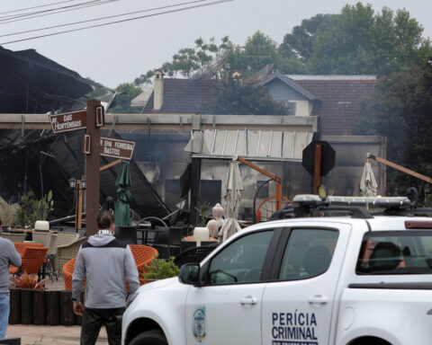 Small plane crashes into Brazil tourist city, killing at least 10