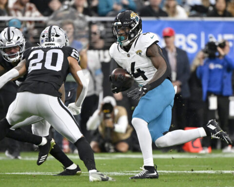 O'Connell passes for 257 yards and Raiders snap 10-game skid with 19-14 win over Jaguars