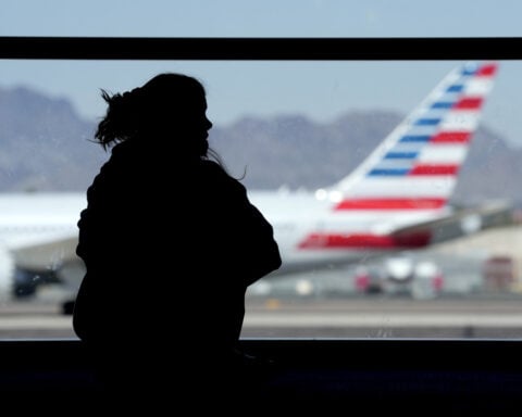 American Airlines operations up and running again after technical issue grounded US flights