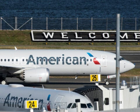 American Airlines lifts ground stop after unspecified technical issue