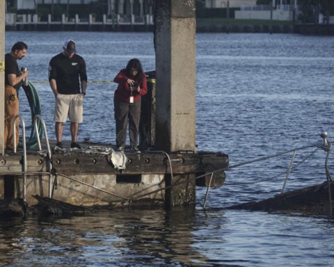 A boat explosion at a South Florida marina kills 1 and injures 5 others