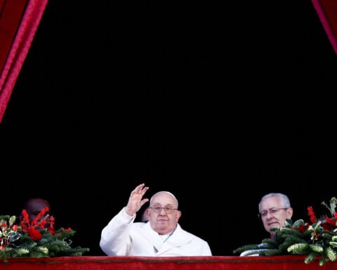 On Christmas Day, Pope Francis calls for talks to end Ukraine war