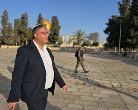 Israeli security minister enters Al-Aqsa mosque compound 'in prayer' for Gaza hostages