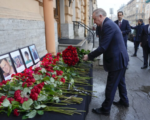 Azerbaijan observes day of mourning for air crash victims as speculation mount about its cause