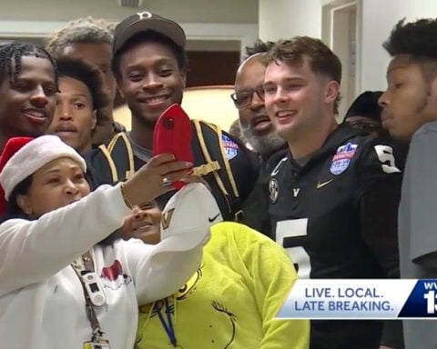 'They brought happiness and Christmas cheer': Birmingham Bowl players visit VA Hospital on Christmas