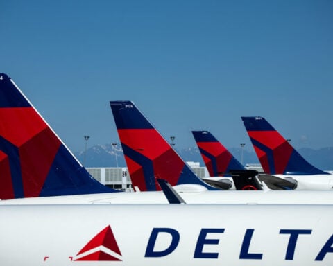 Christmas Eve stowaway caught on Delta airplane at Seattle airport