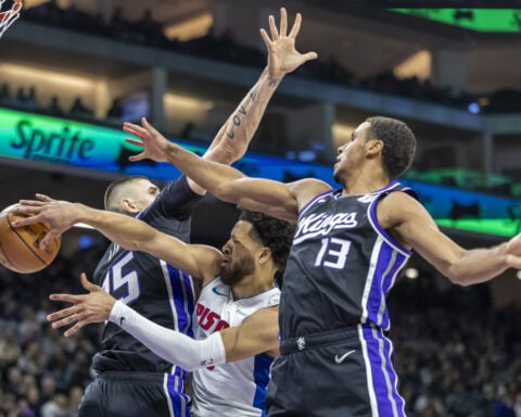 Jaden Ivey's 4-point play with 3 seconds left rallies Pistons past Kings 114-113