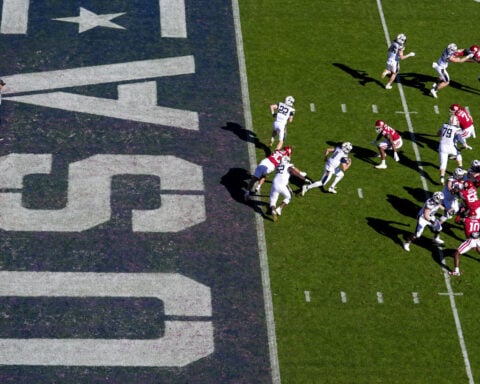 Navy gets 95-yard TD run from Horvath and stops 2-point try to beat Oklahoma in Armed Forces Bowl