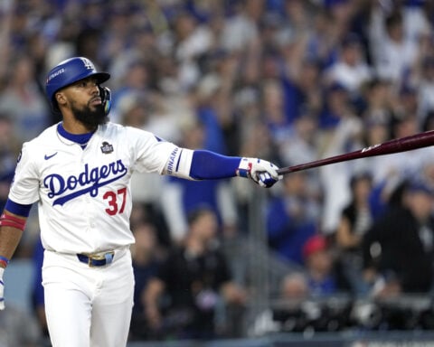 Dodgers set to re-sign outfielder Teoscar Hernández for $66 million over 3 years, AP source says