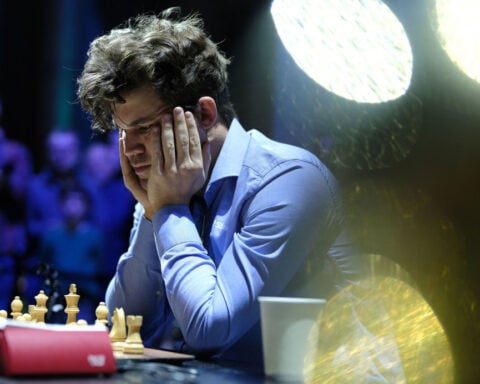 Magnus Carlsen quits World Rapid and Blitz Championships after refusing to change out of jeans