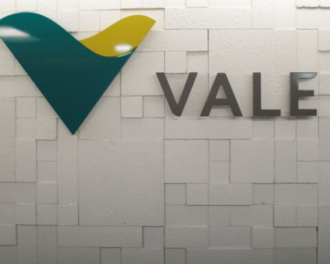 Brazil's Vale reaches $1.8 billion railway concessions deal