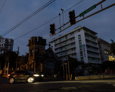 About 25% of Puerto Rico remains in the dark after a massive power outage, fueling frustration over fragile infrastructure