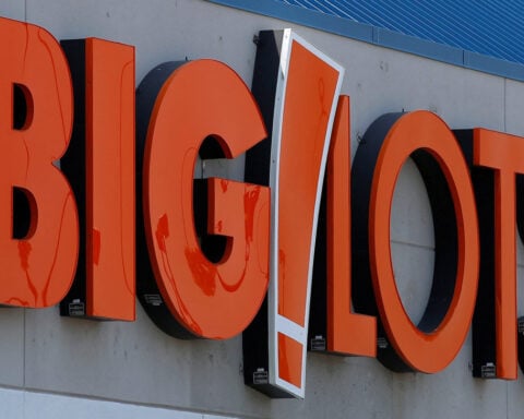 Big Lots approved for last-minute sale of 200 to 400 stores