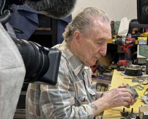 86-year-old in California one of the only antique slot machine repairmen